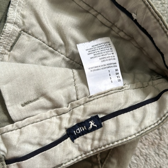 American Eagle Stretch Shorts - Picture 2 of 3